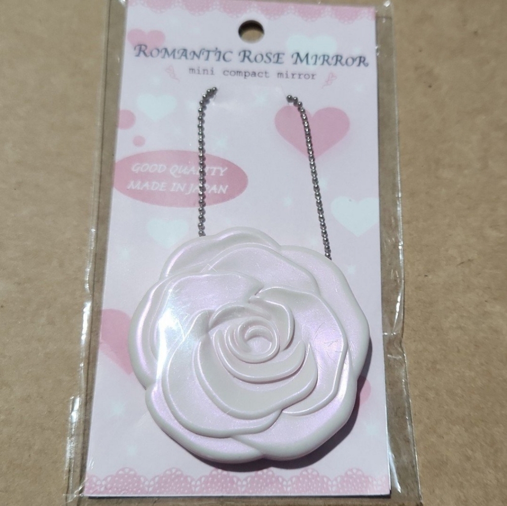 Rose mirror